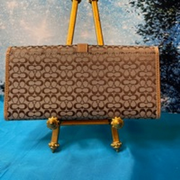 Women's Coach Wallet Brown Tan Signature Fabric & Leather VGUC - Picture 3 of 7